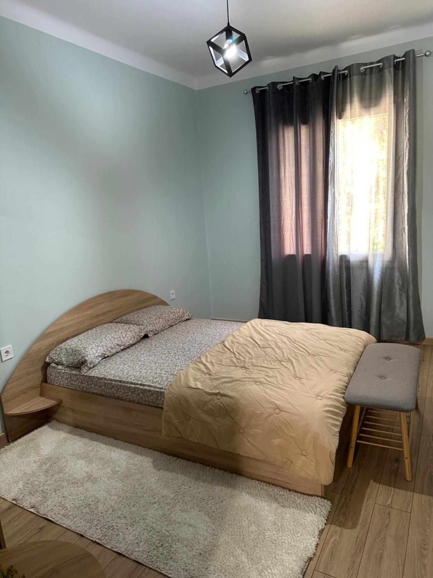 Apartment Christina Drama